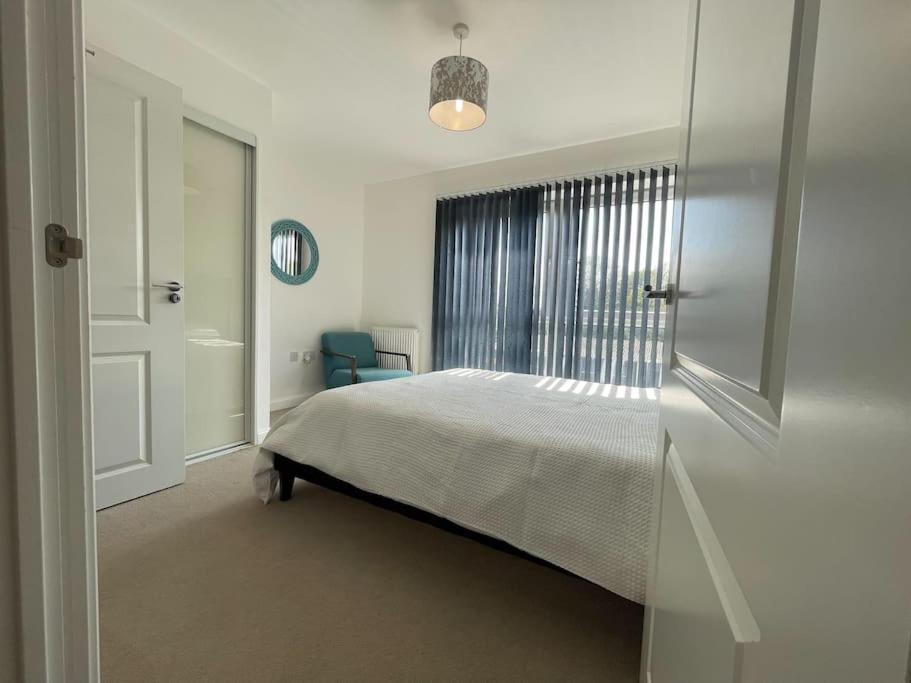 Stylish Station Apartment In Rochester With Free Parking Wainscot Exterior foto